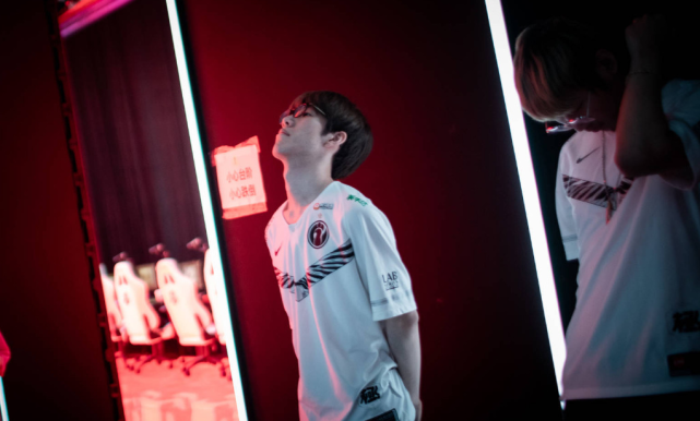 遇巨大劣势 遇巨大劣势